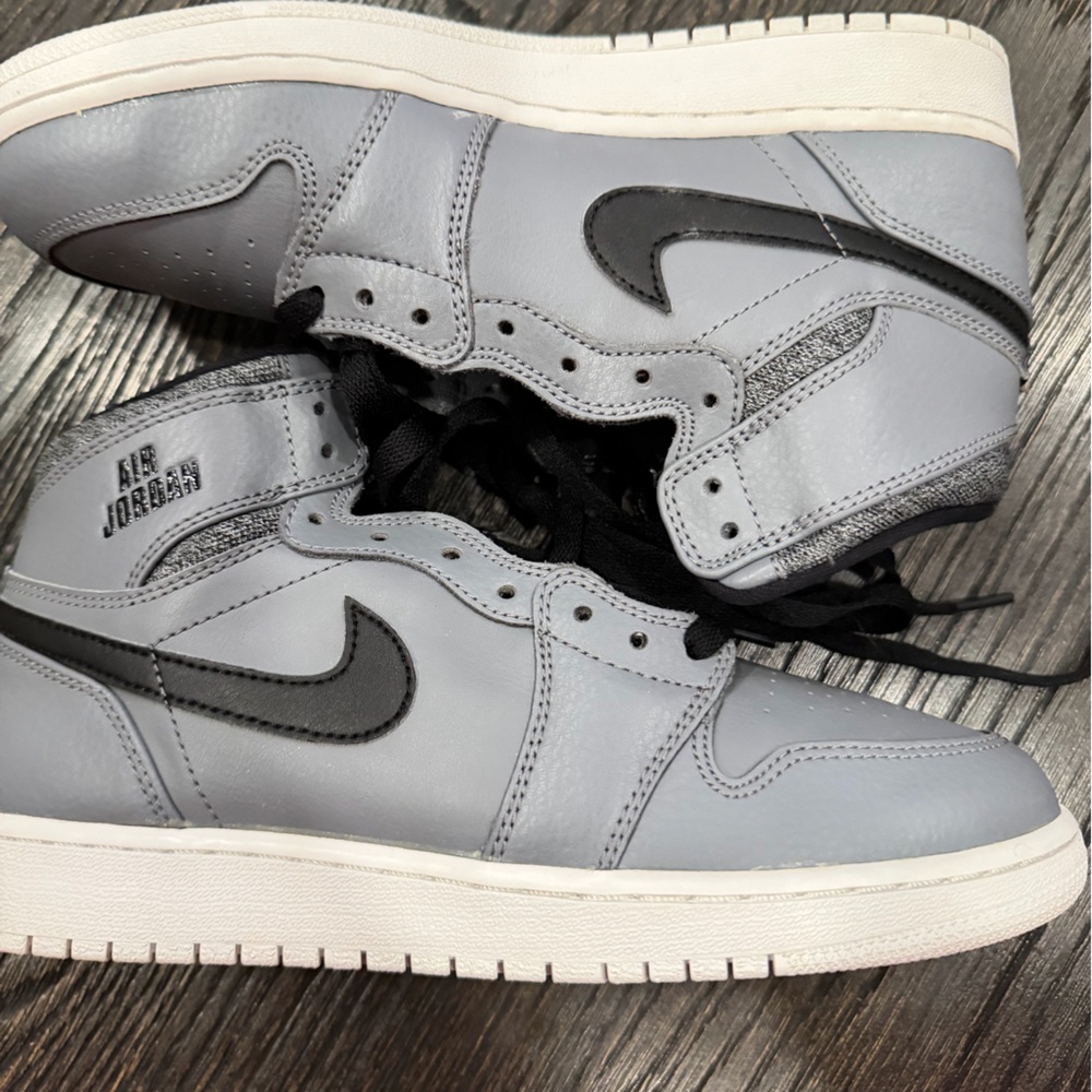 Air Jordan 1 Retro High Rare Air - Cool Grey Black